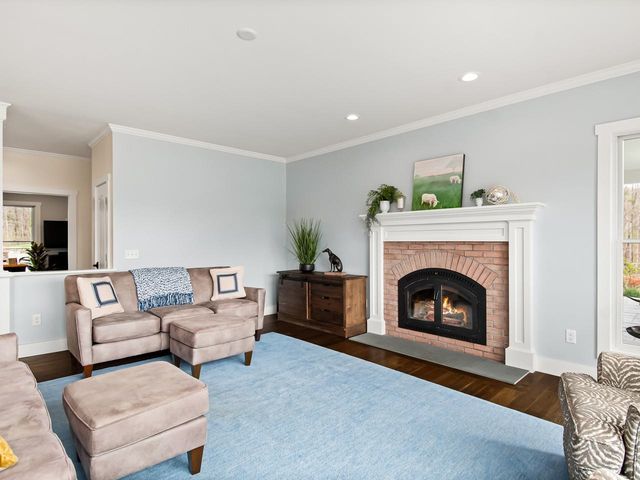 118 Brigham Hill Lane, Essex, VT 05452