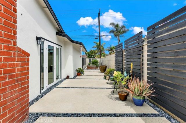 8401 INDIANAPOLIS, Huntington Beach, CA 92646