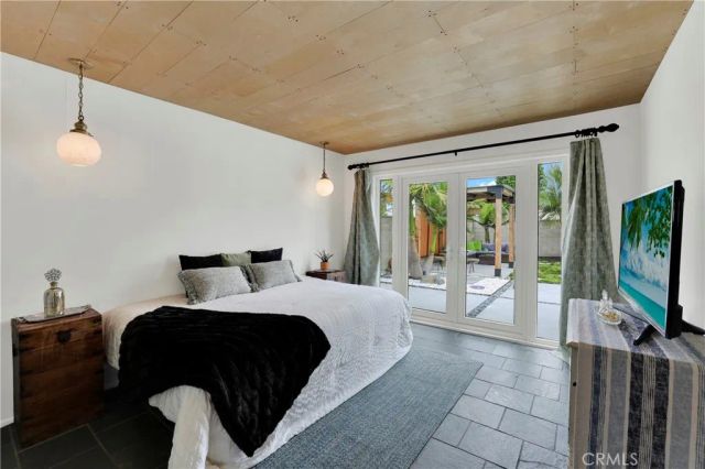 8401 INDIANAPOLIS, Huntington Beach, CA 92646