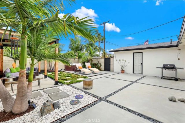 8401 INDIANAPOLIS, Huntington Beach, CA 92646