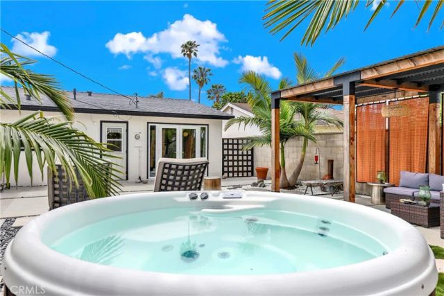 8401 INDIANAPOLIS, Huntington Beach, CA 92646