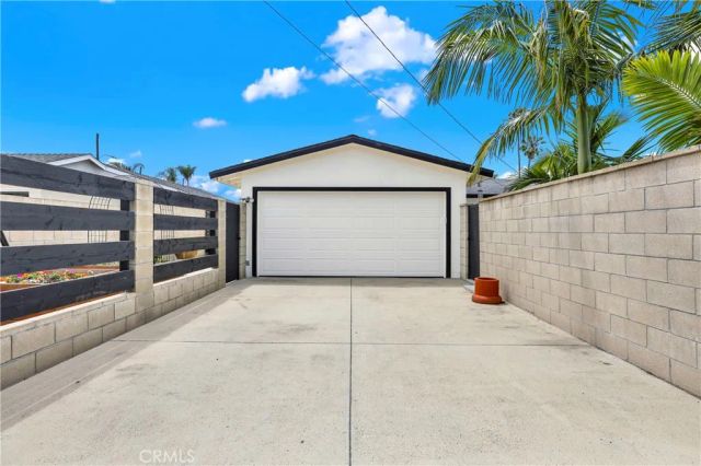 8401 INDIANAPOLIS, Huntington Beach, CA 92646