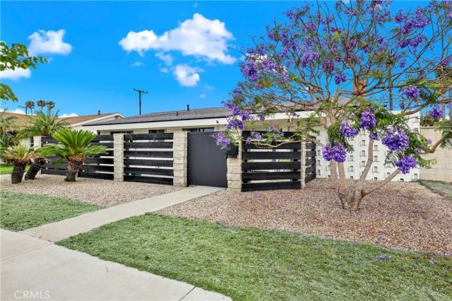 8401 INDIANAPOLIS, Huntington Beach, CA 92646