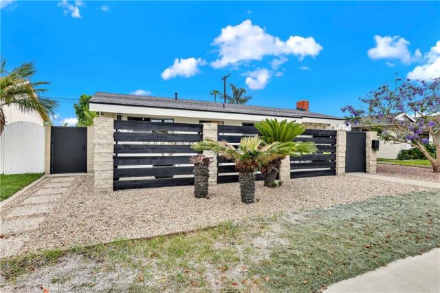 8401 INDIANAPOLIS, Huntington Beach, CA 92646