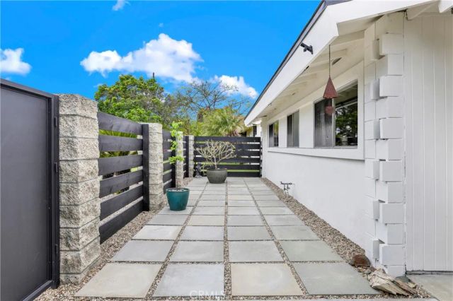 8401 INDIANAPOLIS, Huntington Beach, CA 92646