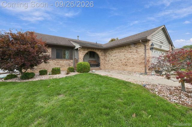27882 White Oak Drive, Brownstown Charter Township, MI 48183