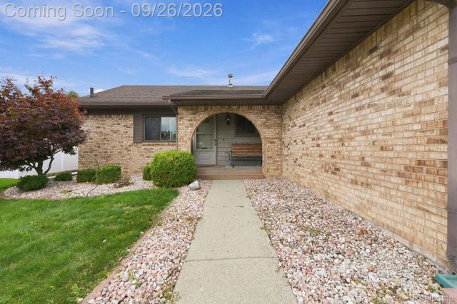 27882 White Oak Drive, Brownstown Charter Township, MI 48183