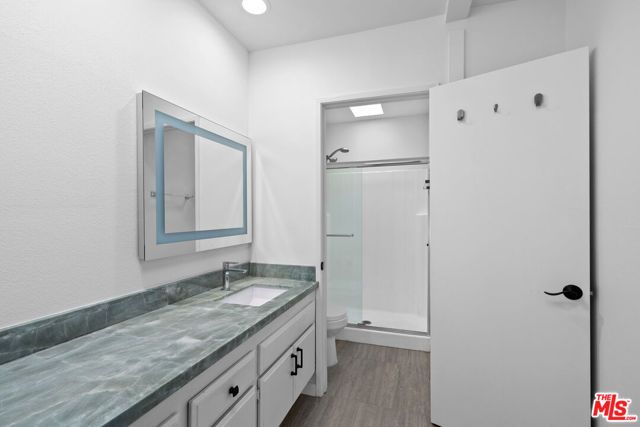 6225 Shoup Avenue 109, Woodland Hills (los Angeles), CA 91367