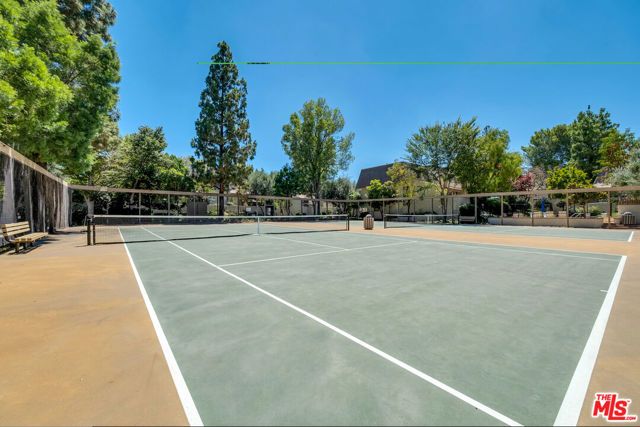6225 Shoup Avenue 109, Woodland Hills (los Angeles), CA 91367