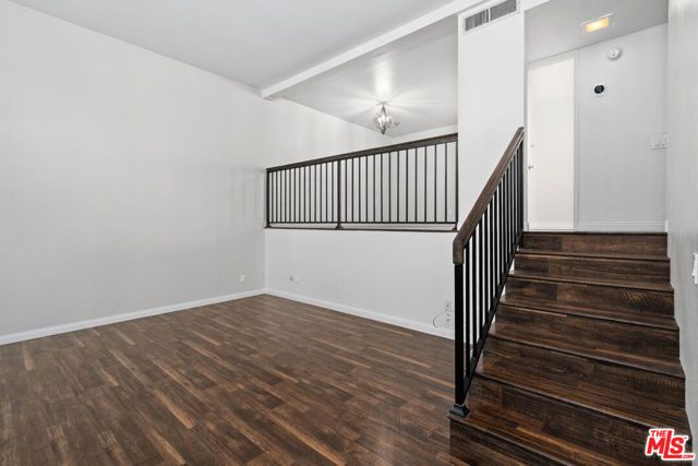 6225 Shoup Avenue 109, Woodland Hills (los Angeles), CA 91367