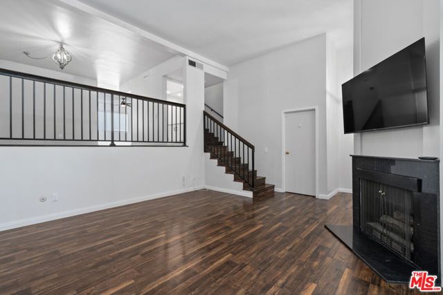 6225 Shoup Avenue 109, Woodland Hills (los Angeles), CA 91367