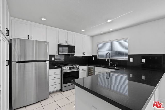 6225 Shoup Avenue 109, Woodland Hills (los Angeles), CA 91367