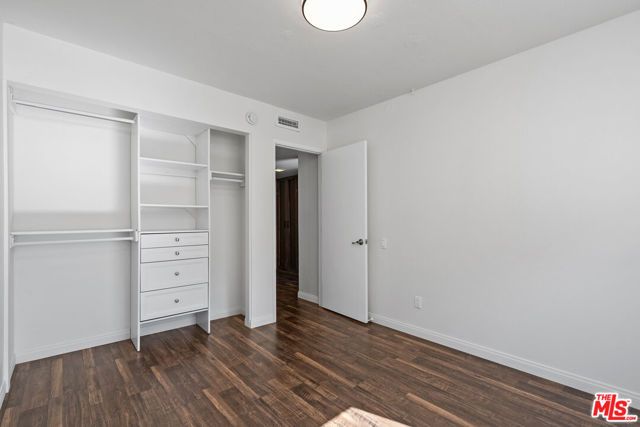 6225 Shoup Avenue 109, Woodland Hills (los Angeles), CA 91367