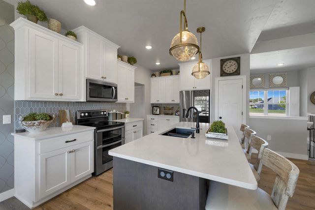 2217 FOX POINT COURT, De Pere, WI 54115