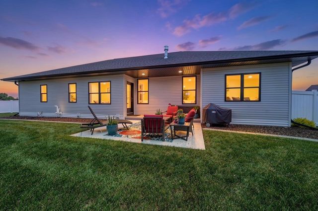 2217 FOX POINT COURT, De Pere, WI 54115