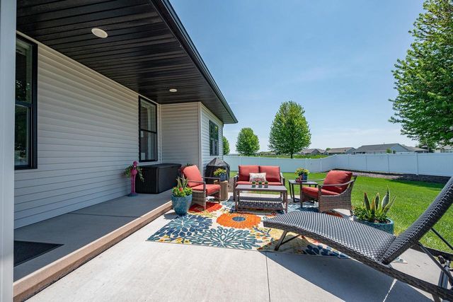 2217 FOX POINT COURT, De Pere, WI 54115