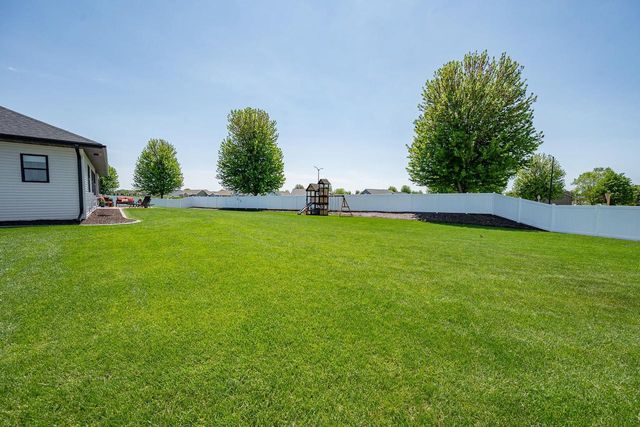 2217 FOX POINT COURT, De Pere, WI 54115