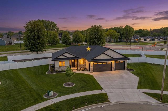2217 FOX POINT COURT, De Pere, WI 54115