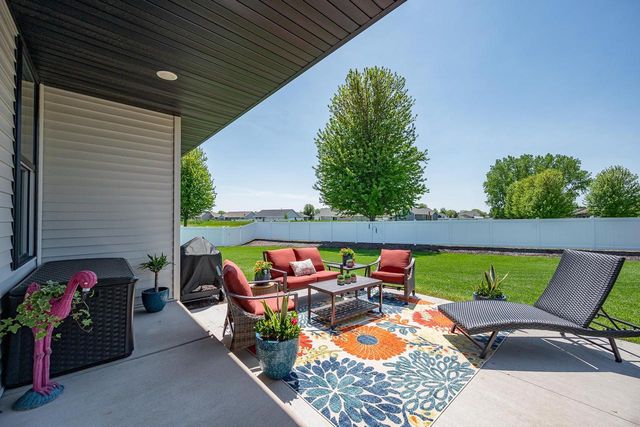2217 FOX POINT COURT, De Pere, WI 54115