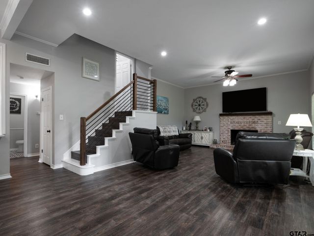14121 Pine Overlook Dr, Flint, TX 75762