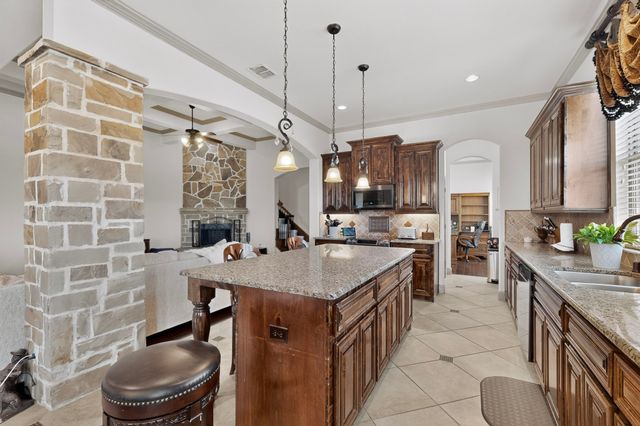110 Highwood Avenue, Oak Point, TX 75068