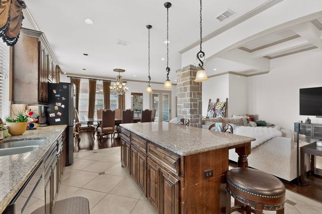 110 Highwood Avenue, Oak Point, TX 75068
