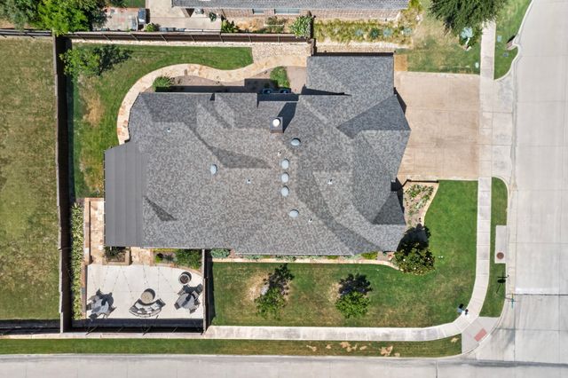 110 Highwood Avenue, Oak Point, TX 75068