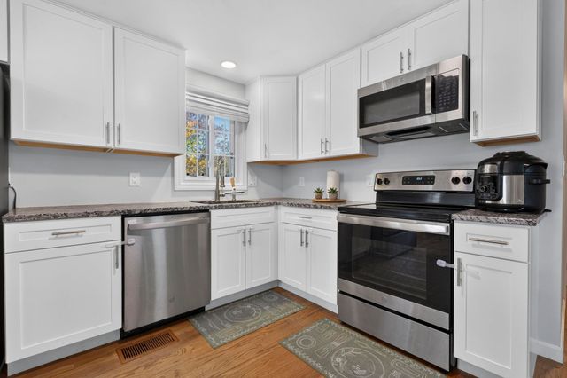 120 Mooresville Road, Manchester, NH 03103