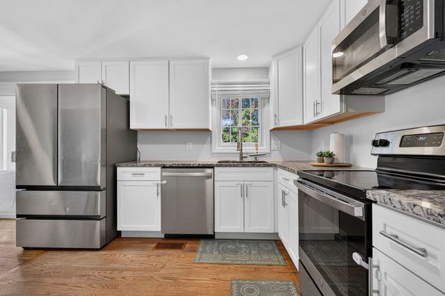 120 Mooresville Road, Manchester, NH 03103