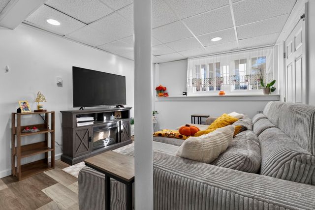 120 Mooresville Road, Manchester, NH 03103