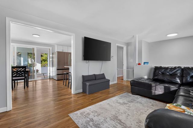 120 Mooresville Road, Manchester, NH 03103