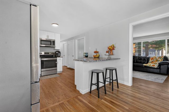 120 Mooresville Road, Manchester, NH 03103