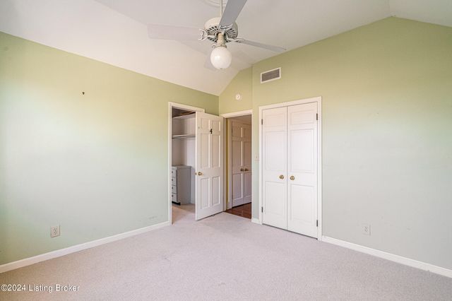 8221 Wolf Pen Branch Rd, Prospect, KY 40059