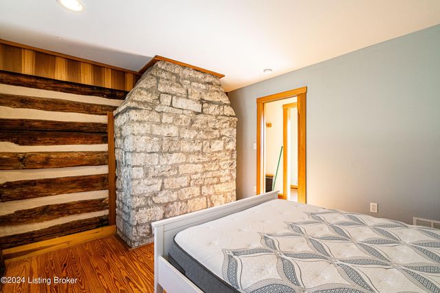 8221 Wolf Pen Branch Rd, Prospect, KY 40059