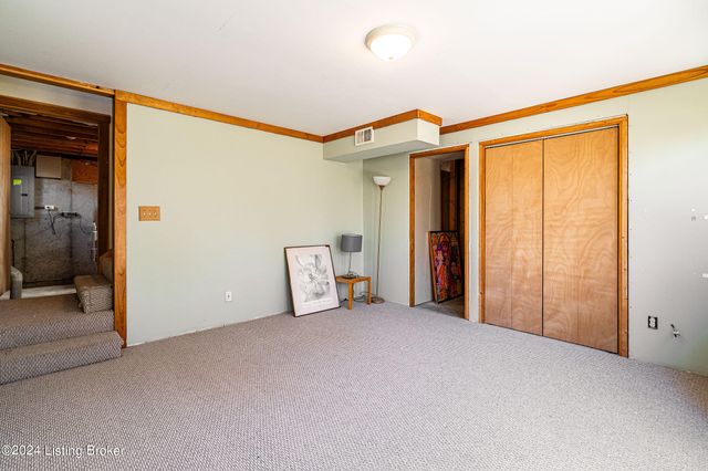 8221 Wolf Pen Branch Rd, Prospect, KY 40059