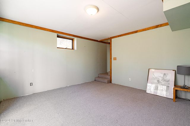 8221 Wolf Pen Branch Rd, Prospect, KY 40059