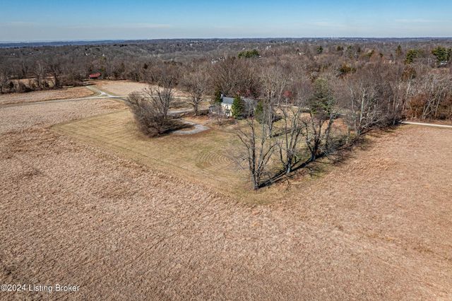 8221 Wolf Pen Branch Rd, Prospect, KY 40059