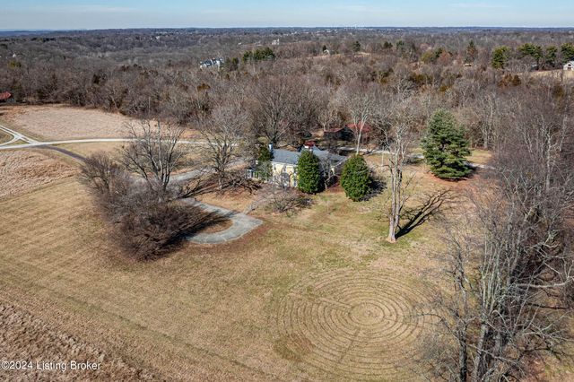 8221 Wolf Pen Branch Rd, Prospect, KY 40059