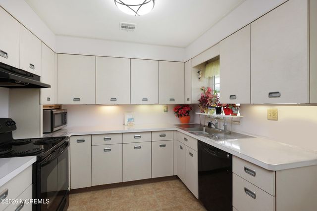 351A Dorchester Drive, Lakewood, NJ 08701