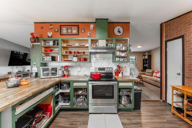17004 Ruppert Rd, Benton City, WA 99320
