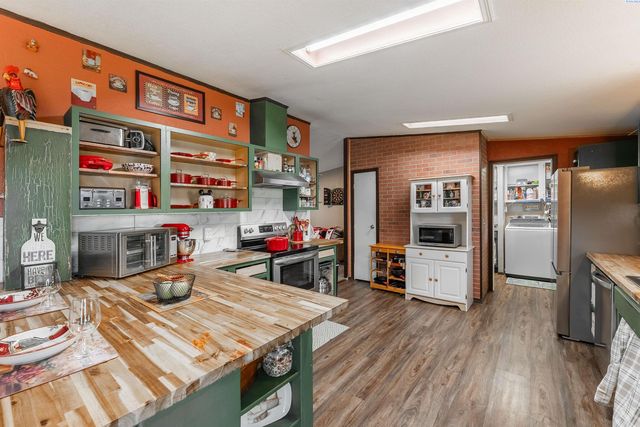 17004 Ruppert Rd, Benton City, WA 99320