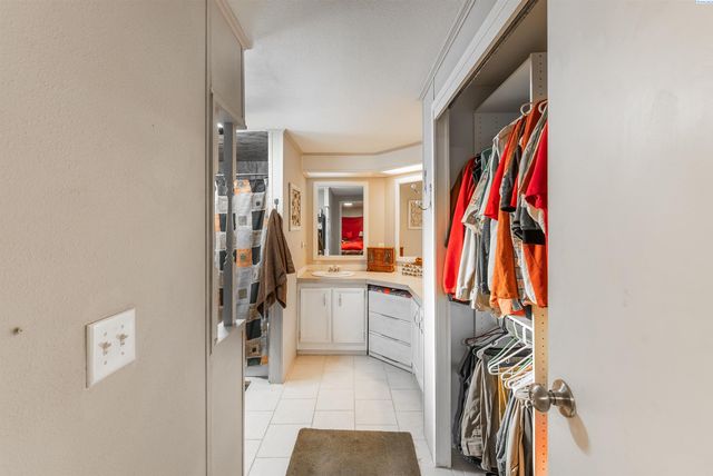 17004 Ruppert Rd, Benton City, WA 99320