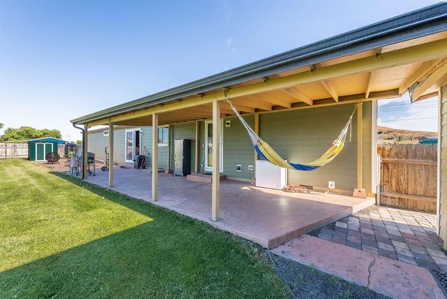 17004 Ruppert Rd, Benton City, WA 99320