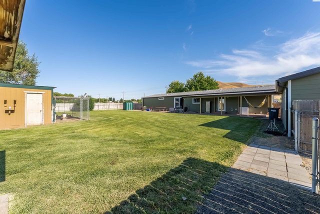 17004 Ruppert Rd, Benton City, WA 99320