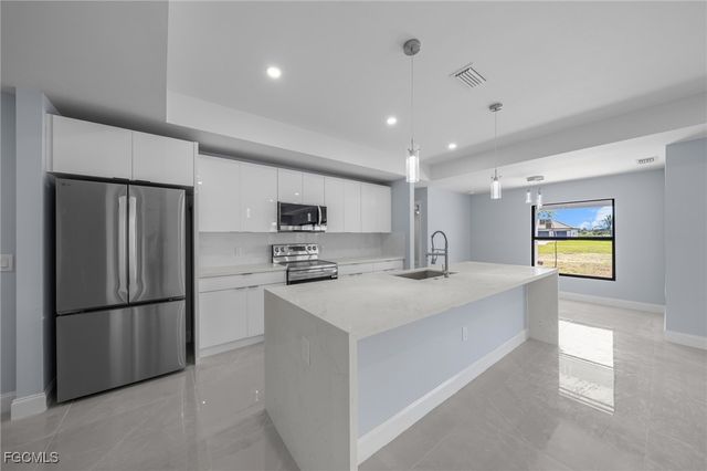 2606 NW 10th TER, Cape Coral, FL 33993