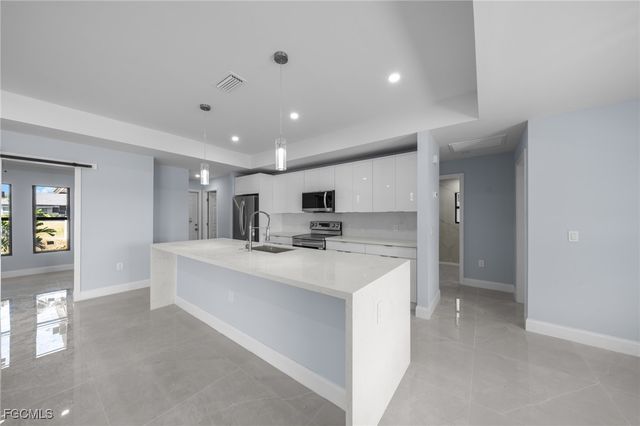 2606 NW 10th TER, Cape Coral, FL 33993