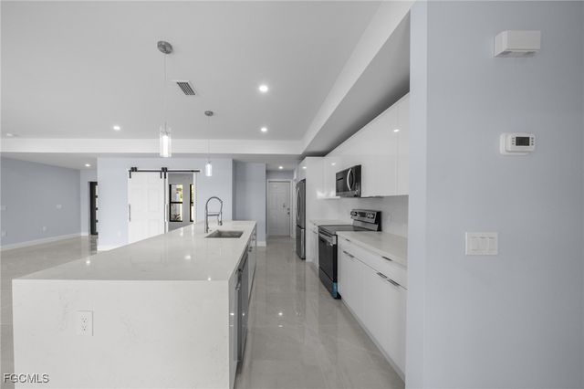 2606 NW 10th TER, Cape Coral, FL 33993