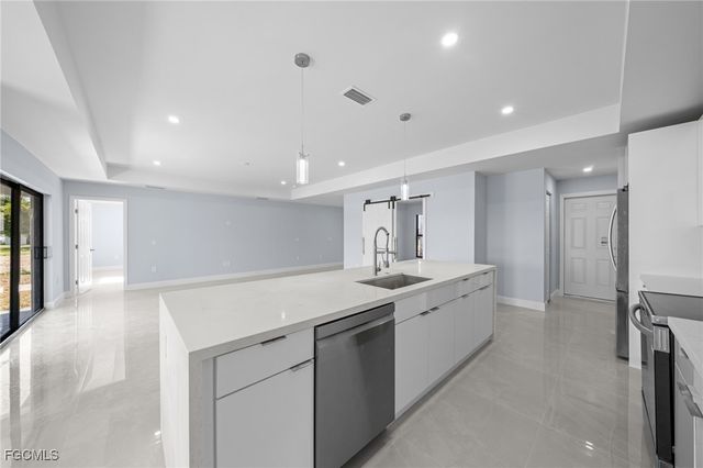 2606 NW 10th TER, Cape Coral, FL 33993