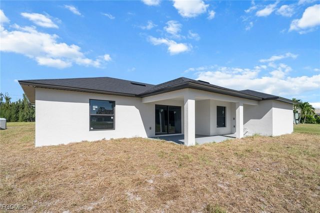 2606 NW 10th TER, Cape Coral, FL 33993