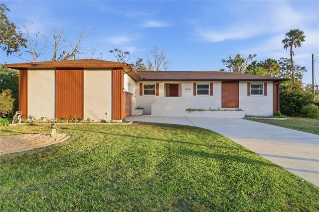 1729 SE 3RD COURT, Crystal River, FL 34429